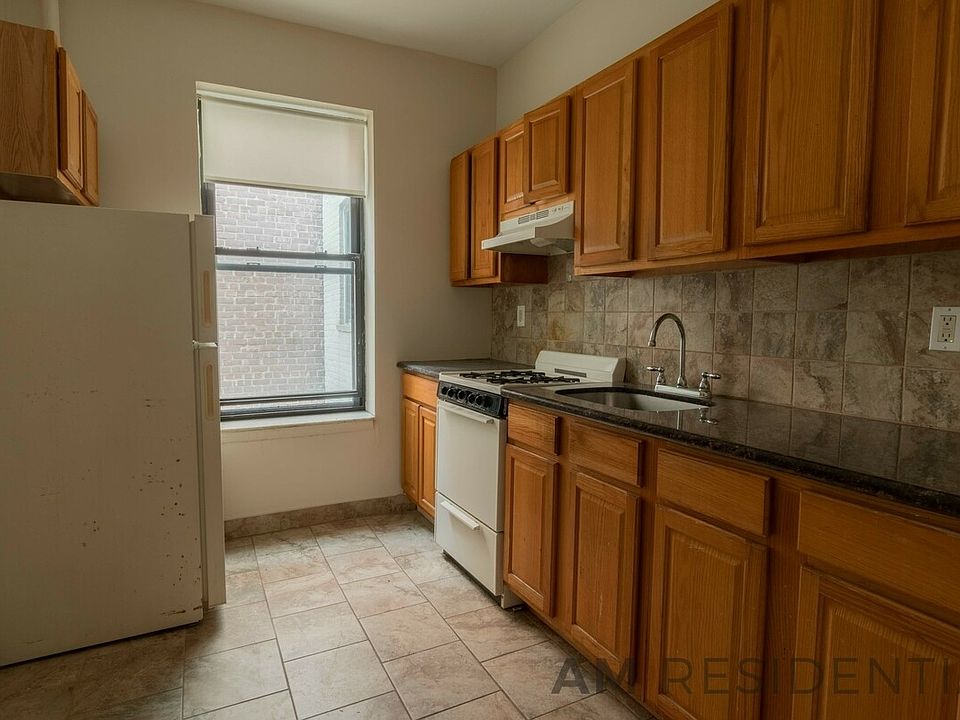 2nd image of 54 Bay 29 St #1