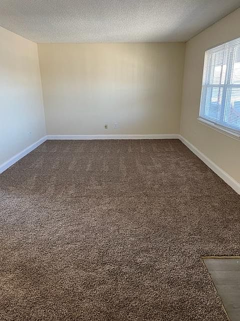 1st image of 606 Oak Cv #6