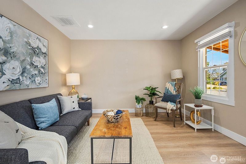5th image of 6622 S Warner Street