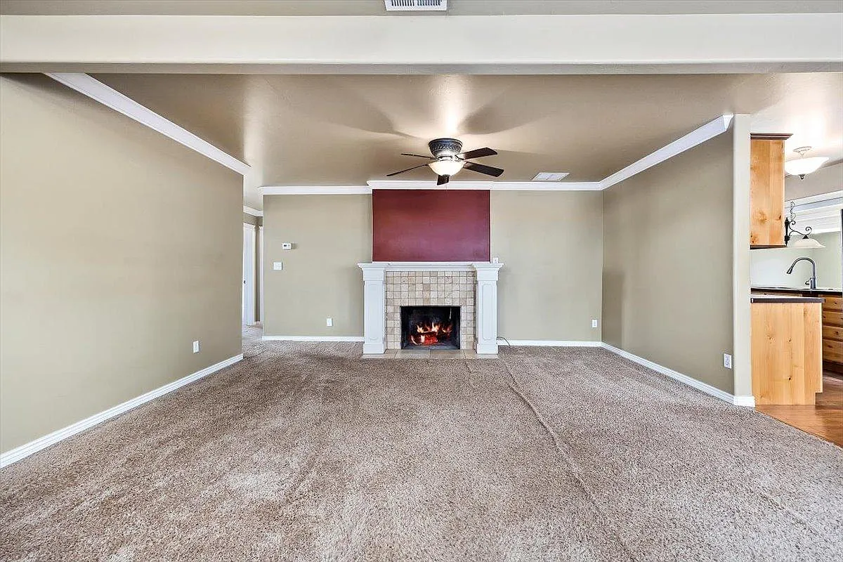 3 bed, 1894 sqft, $2,000 — Photo 1