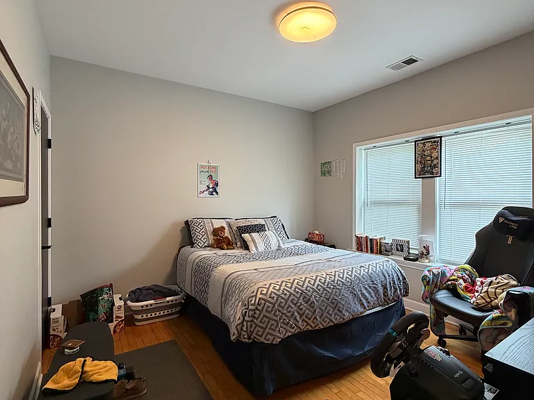 4324 W Addison St #2 — Photo 6