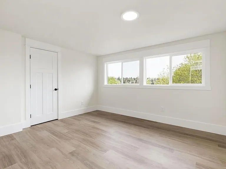 5240 20th Ave NE #3 — Photo 7
