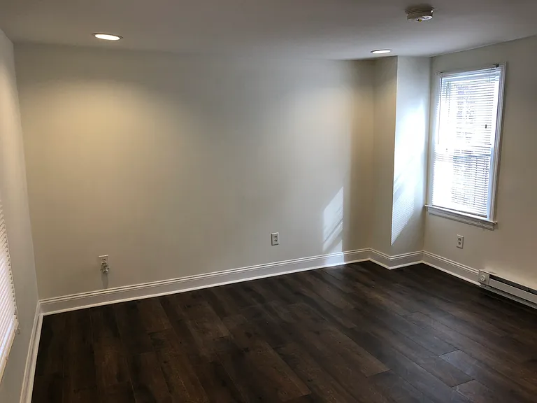 18 Main St #3 — Photo 2