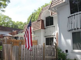 274 Brettonwoods Dr, Coram, NY