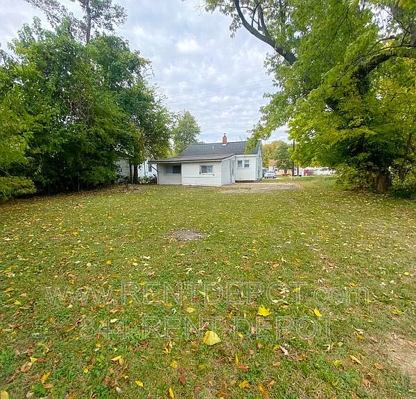 1021 Vanderburgh Ave — Photo 9