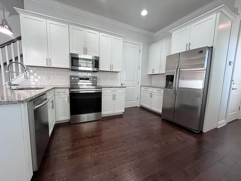 4250 W Carmen St — Photo 2