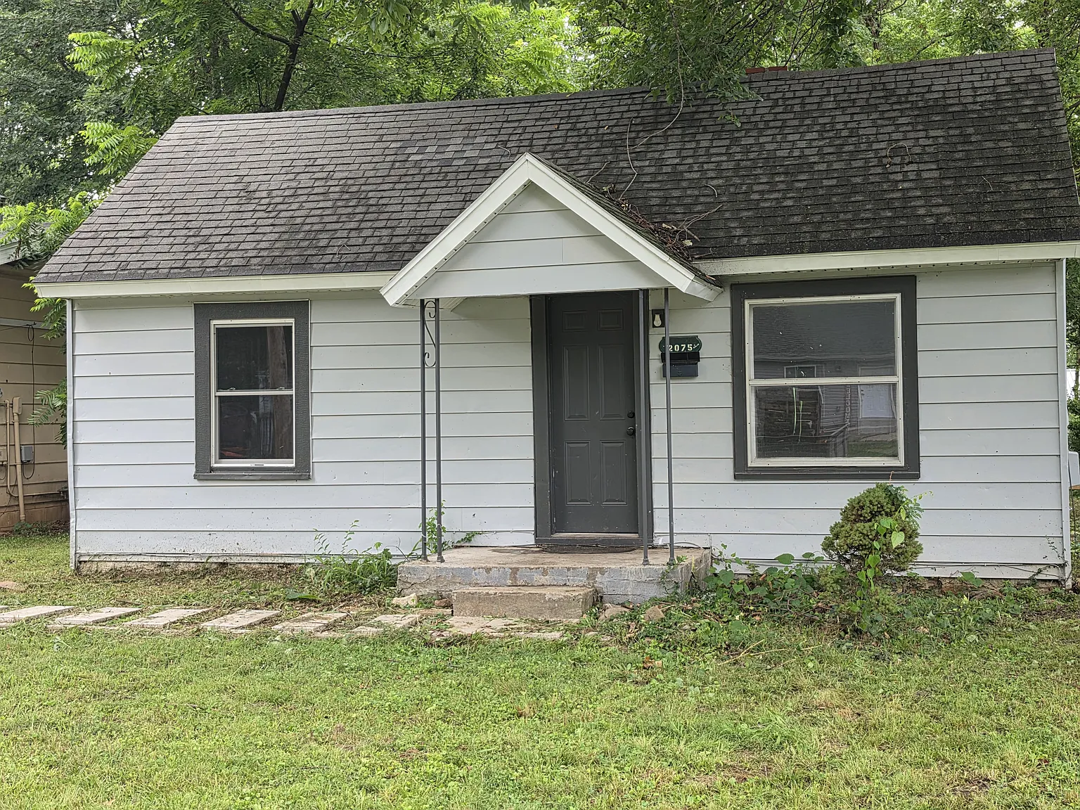 2 bed, 900 sqft, $995 — Photo 1