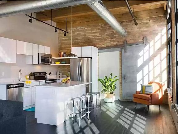 4th image of 213 N Broadway St #452d97e67