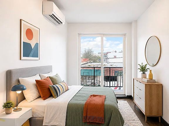 4th image of 338 Irving Ave #4C