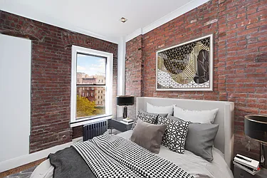 Rented by R New York