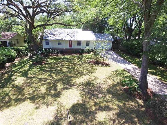 2nd image of 3209 Big Oak St