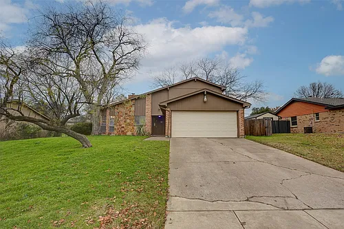 1024 Edgewood Trl Photo 1