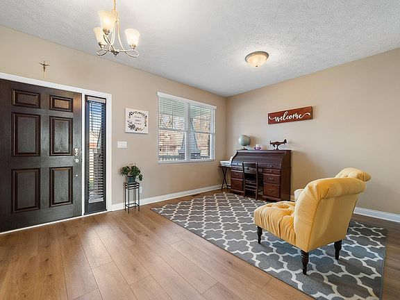 3rd image of 3722 Litchfield Ln