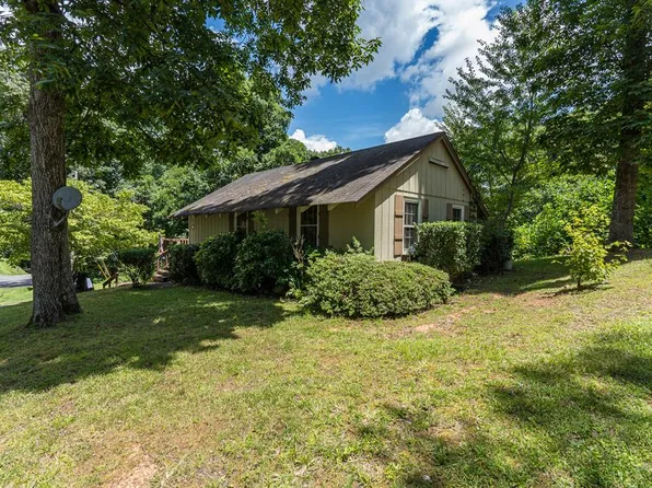 275 Village Rd, Murphy, NC 28906