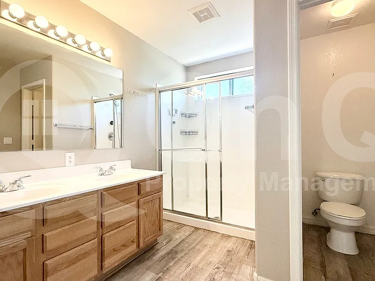 7208 S 30th St — Photo 16