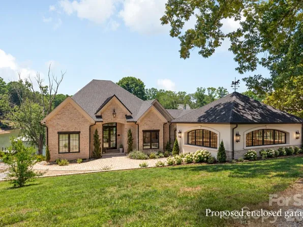 445 Sundown Rd, Mooresville, NC 28117