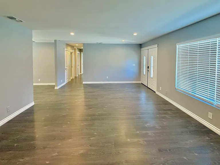 1017 W Casmalia St — Photo 15