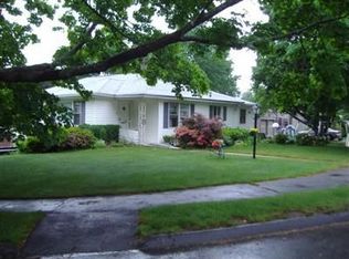 4 W Pine Ln, Worcester, MA 01609