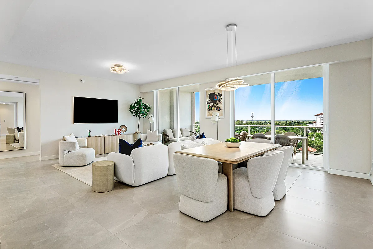 Building Photo - 220 SE Mizner Blvd #810