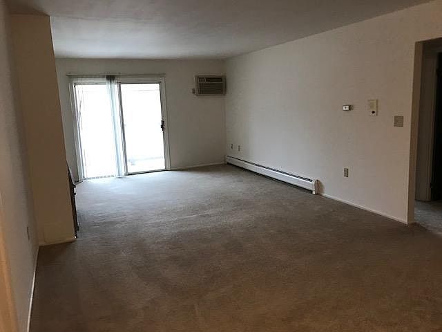 Living room/dining room