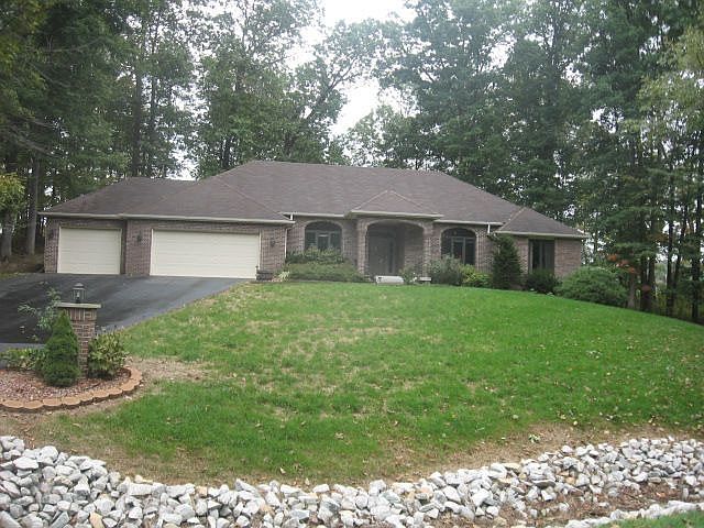 1st image of 702 Woodfield Ct