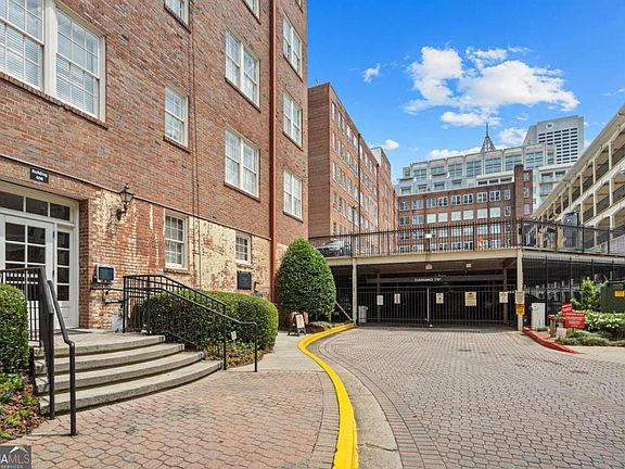 2nd image of 800 Peachtree St NE APT 2205