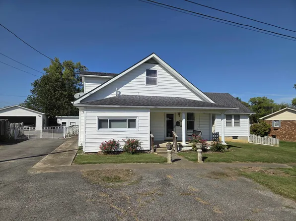 404 E 3rd St, Grayson, KY 41143
