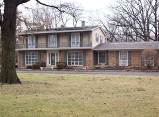 990 E Greenview Pl, Crown Pt, IN 46307