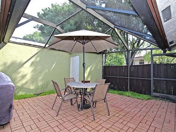 4th image of 4548 Carambola Cir S