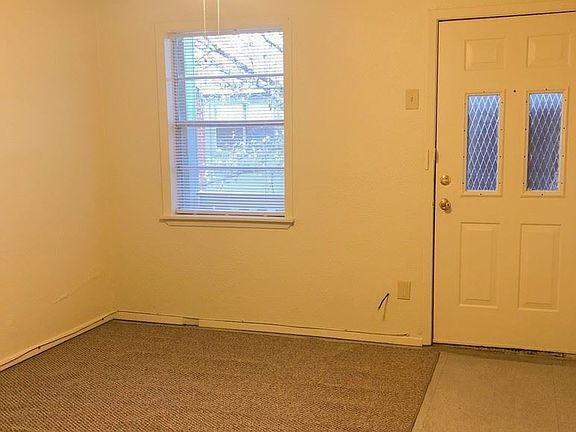 5th image of 1223 W Hopkins St APT 8