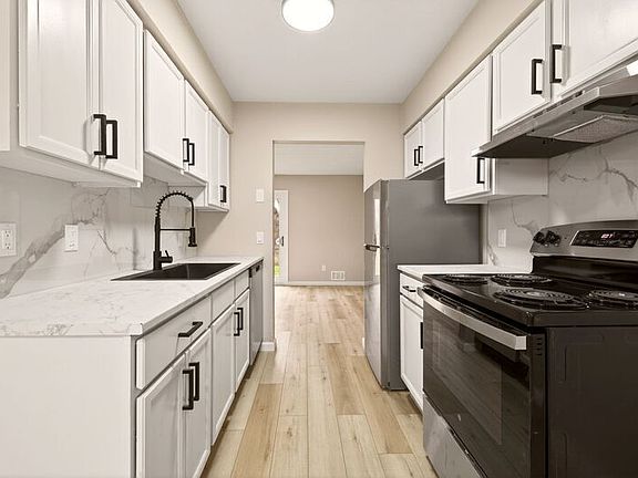 3rd image of 14 Elm St #53