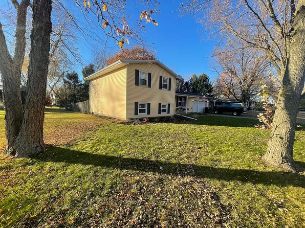 315 Philip Dr, Tolono, IL 61880