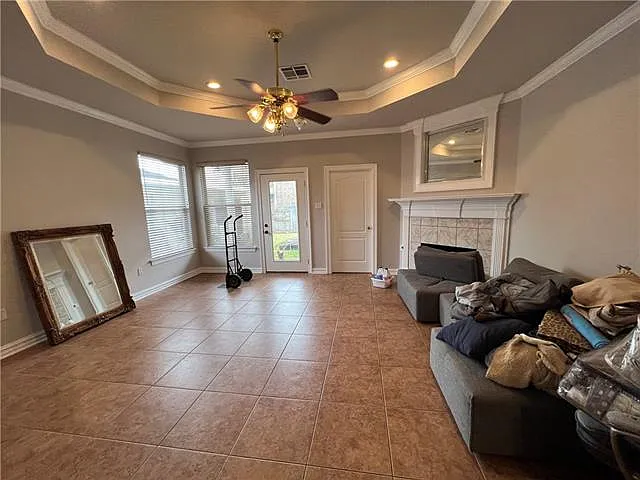 405 N Woodlawn Ave — Photo 5
