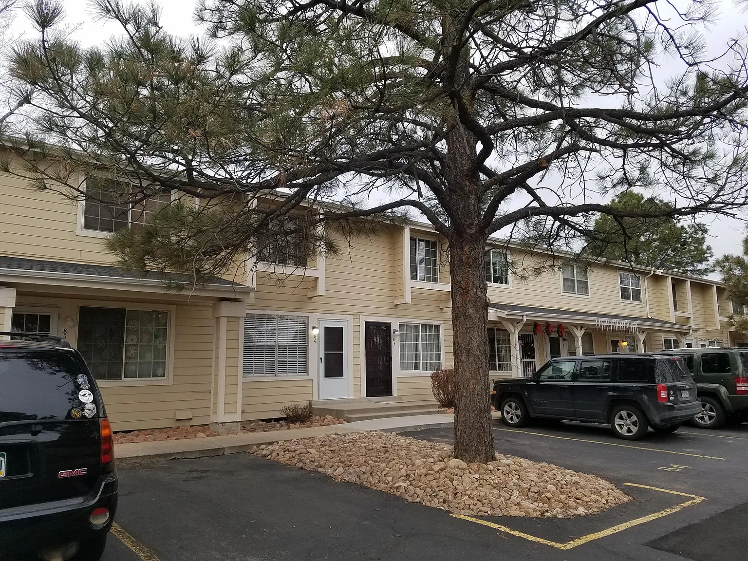 2 bed, 1.5 bath, 1100 sqft, $2,324 — Photo 1