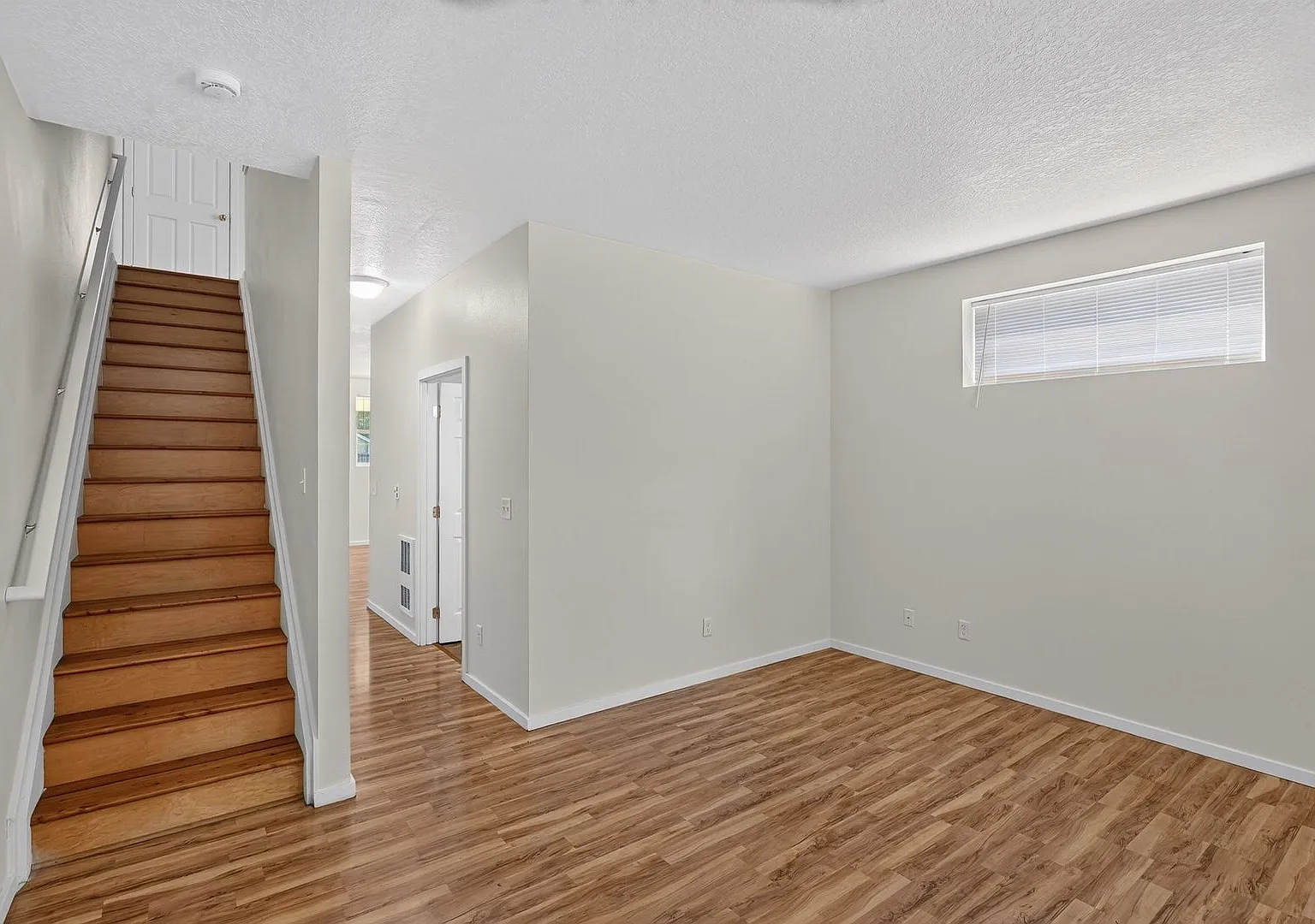 Bright & Spacious Townhome with Private Patio — Photo 2