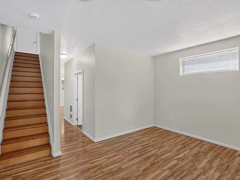2038 SE 171st Ave — Photo 2