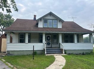 17 S Wabash Ave, Glenwood, IL 60425