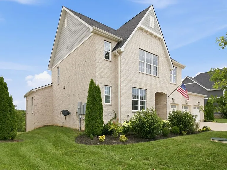 7628 Delancey Dr — Photo 64