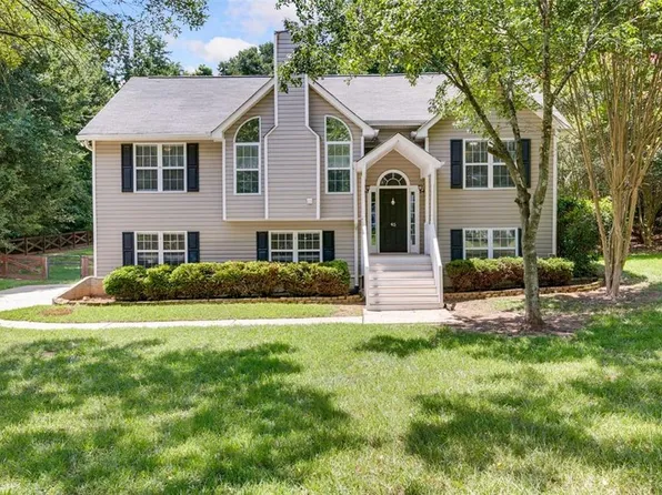 45 Emerald Dr, Newnan, GA 30265