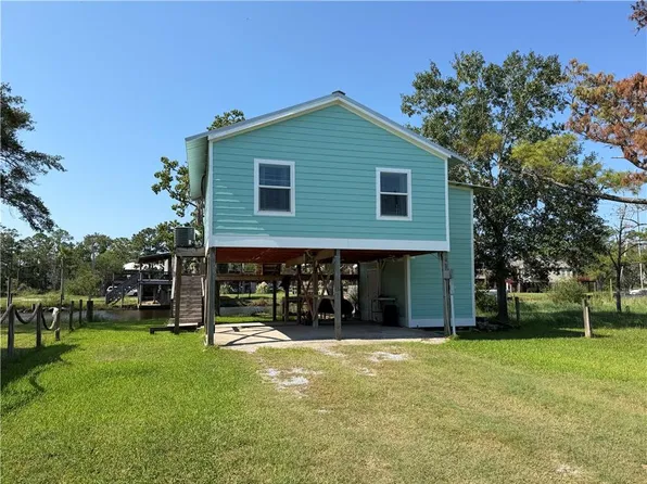 4099 Shark St, Bay Saint Louis, MS 39520