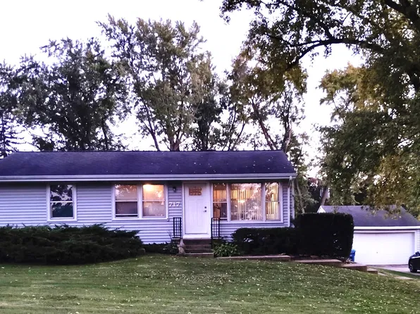 717 Riedy Rd, Lisle, IL 60532