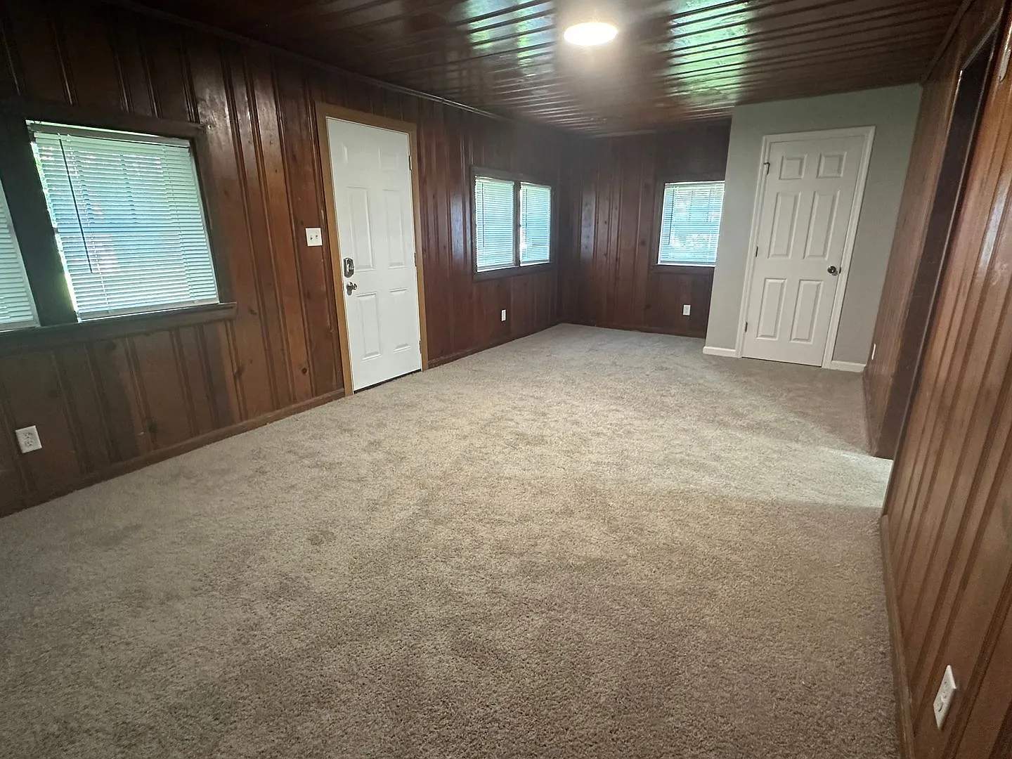 1704 S Penn - 3 Bedroom / 2 Bath near park — Photo 2
