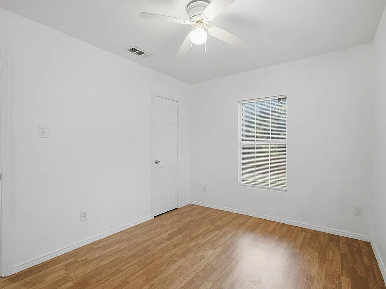 2538 Stovall Dr — Photo 10