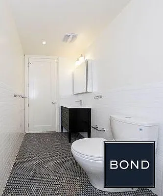 Rented by Bond New York | media 25