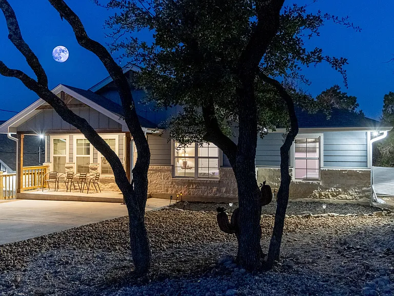 Eastview Dr — Photo 7