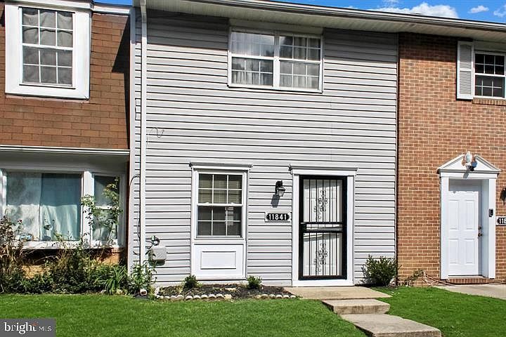 1st image of 11841 Oak Manor Dr #39
