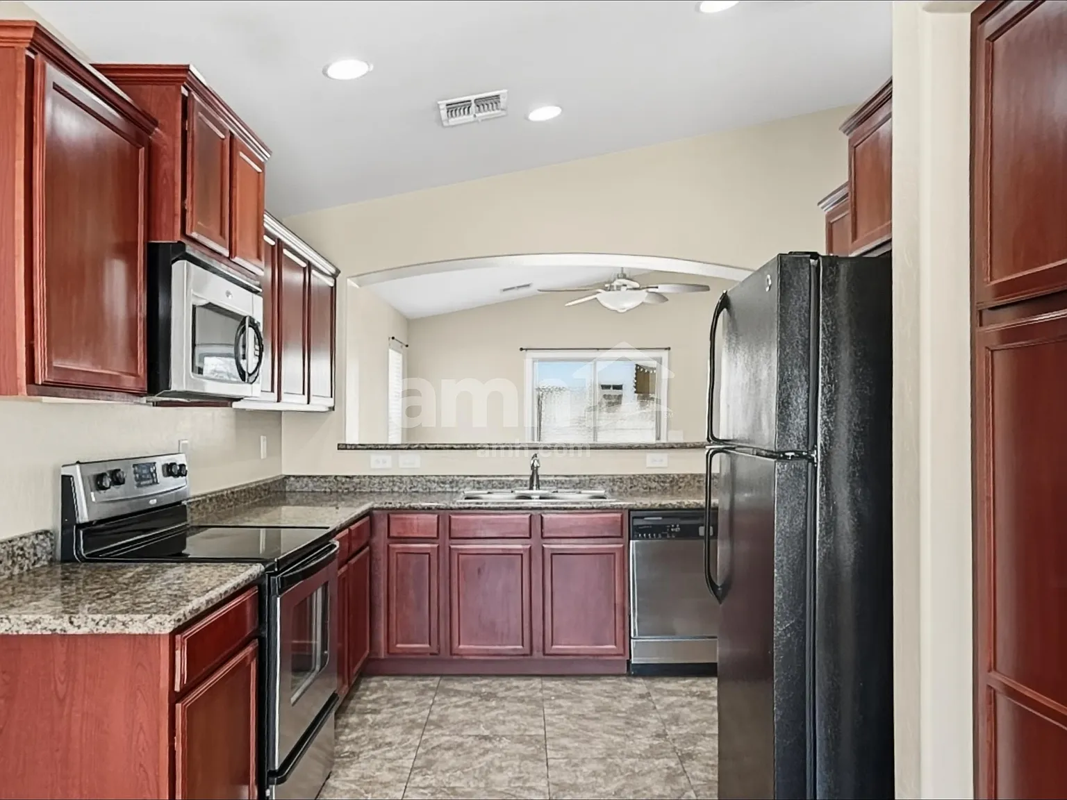 3 bed, 2.0 bath, 1310 sqft, $1,890 — Photo 4