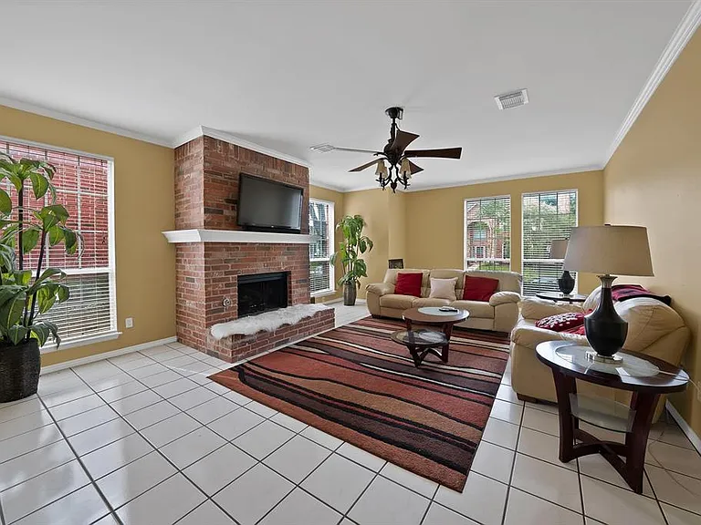 2116 Houlton Ln — Photo 14