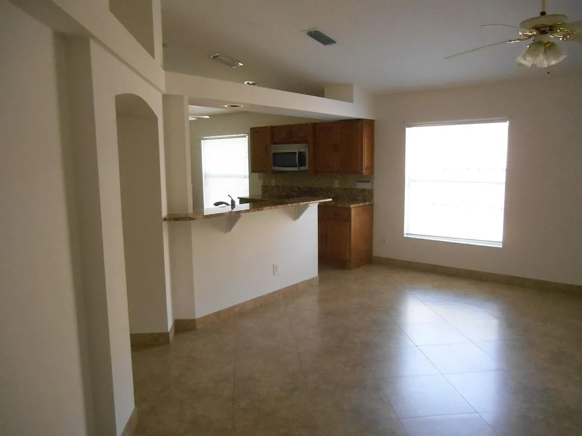 2476 Saint Johns Lane — Photo 2