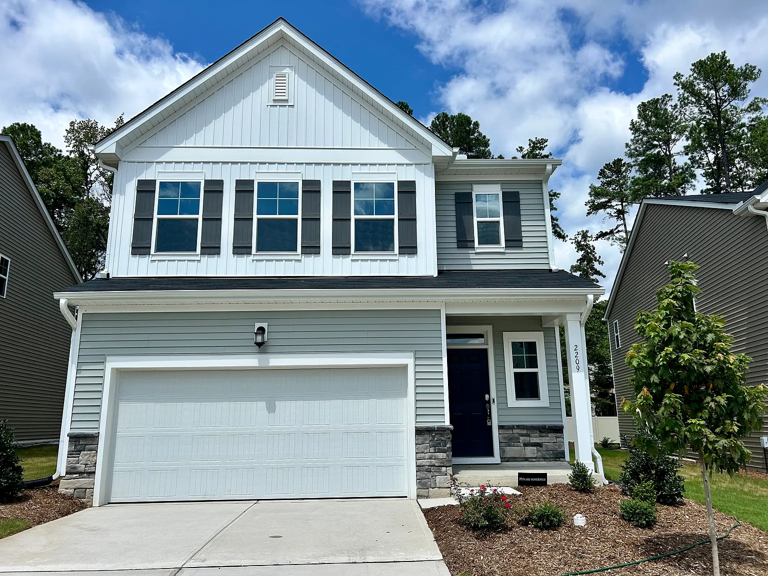5 bed, 2474 sqft, $2,399 — Photo 2